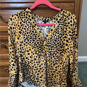 Ann Taylor Black and Gold Blouse with Mandarin Collar and Buttoned Style